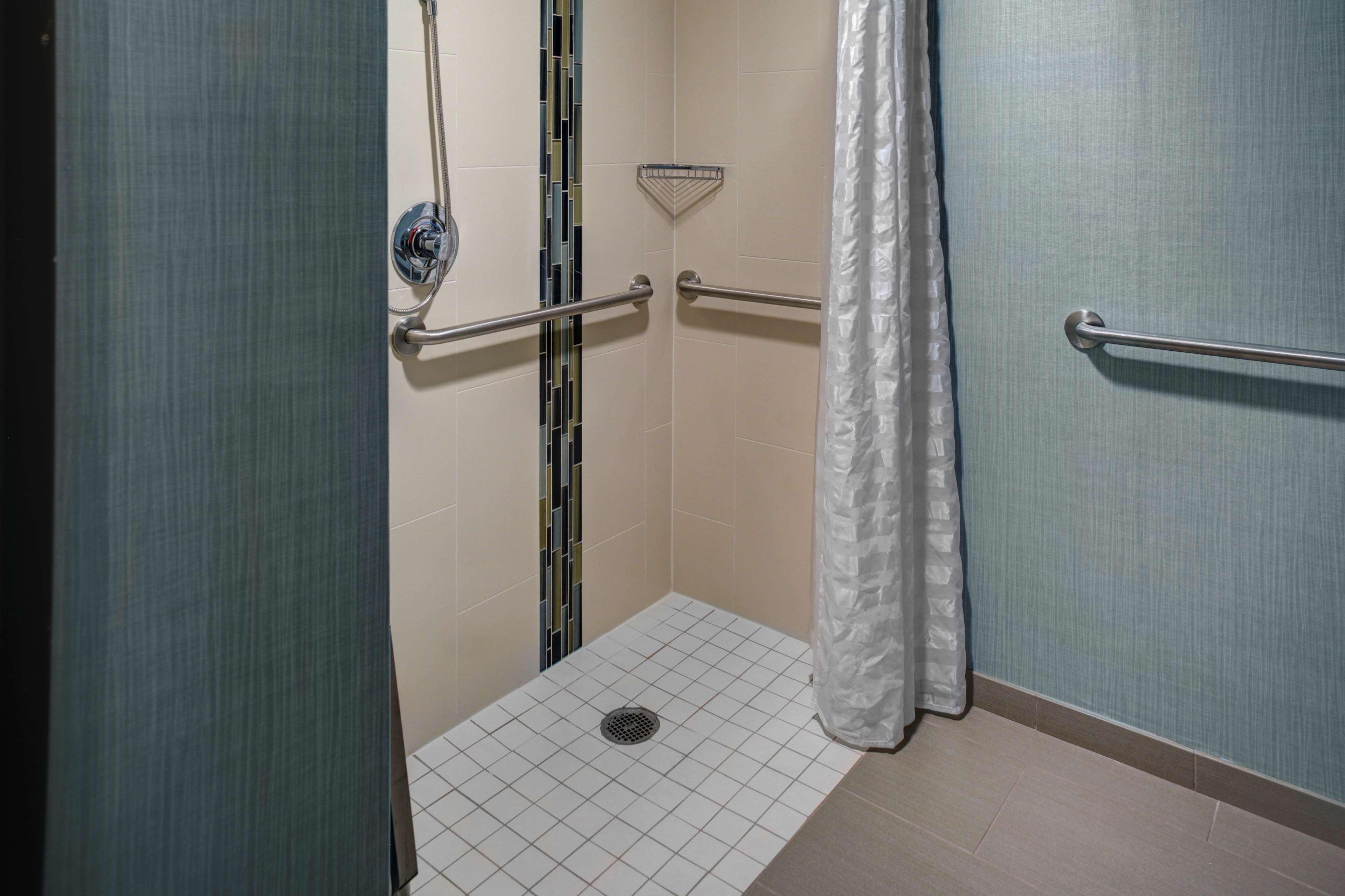 Hyatt Place Detroit/Обърн Хилс Екстериор снимка