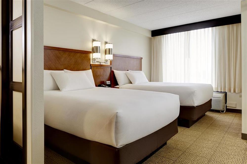 Hyatt Place Detroit/Обърн Хилс Екстериор снимка