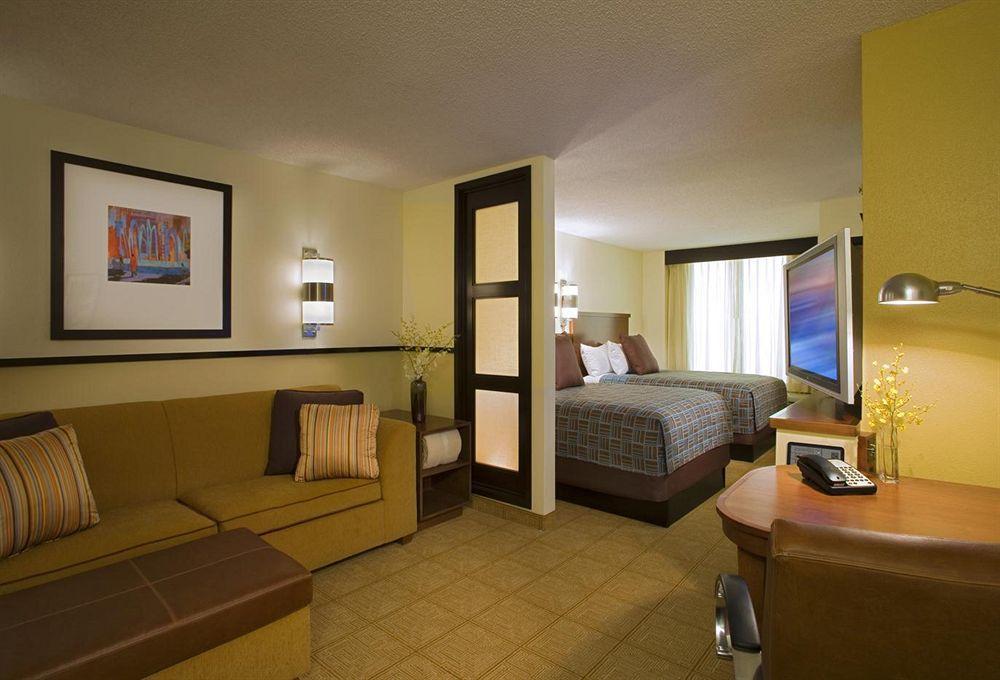 Hyatt Place Detroit/Обърн Хилс Стая снимка